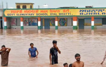 पंजाब में बाढ़ के कारण बंद स्कूल, कॉलेज मंगलवार से फिर से खुलेंगे: हरजोत बैंस